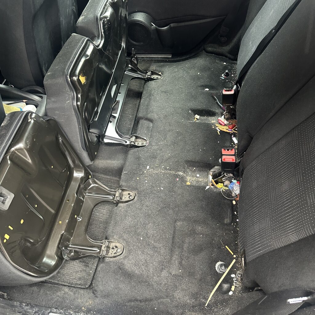 dubinsko pranje enterijera automobia pre i posle